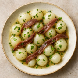 Appetizer: Spain – Cebollitas hervidas con anchoas y perejil (Boiled Baby Onions with Anchovies and Parsley) recipe