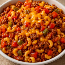 Entree: United States – Tomato-Braised Ground Beef with Macroni and Peppers recipe