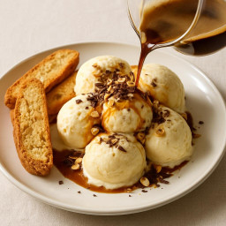 Dessert: Italy – Affogato al caffè su gelato alla vaniglia (Espresso poured over vanilla gelato) recipe